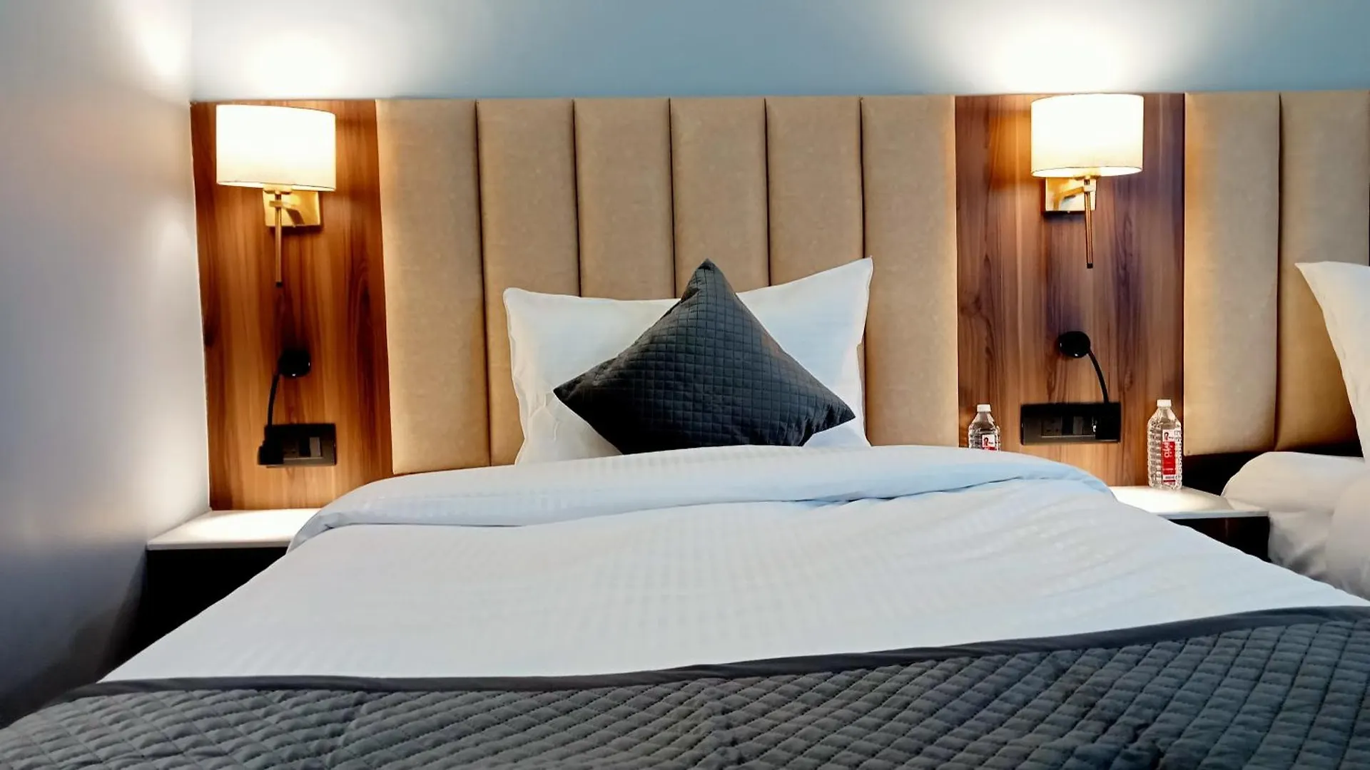 אגרה Hotel Shyam Palace India Agra 2*,  הודו